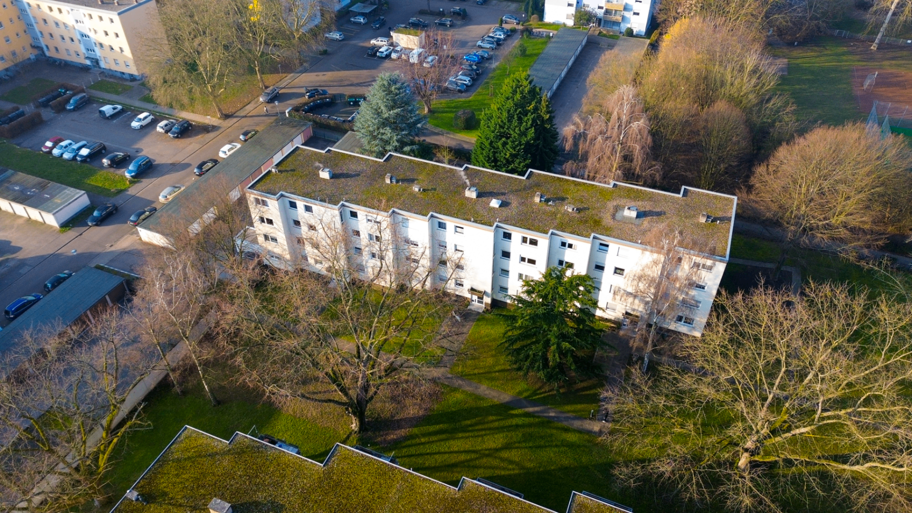 Renovierte Vier Zimmer Wohnung